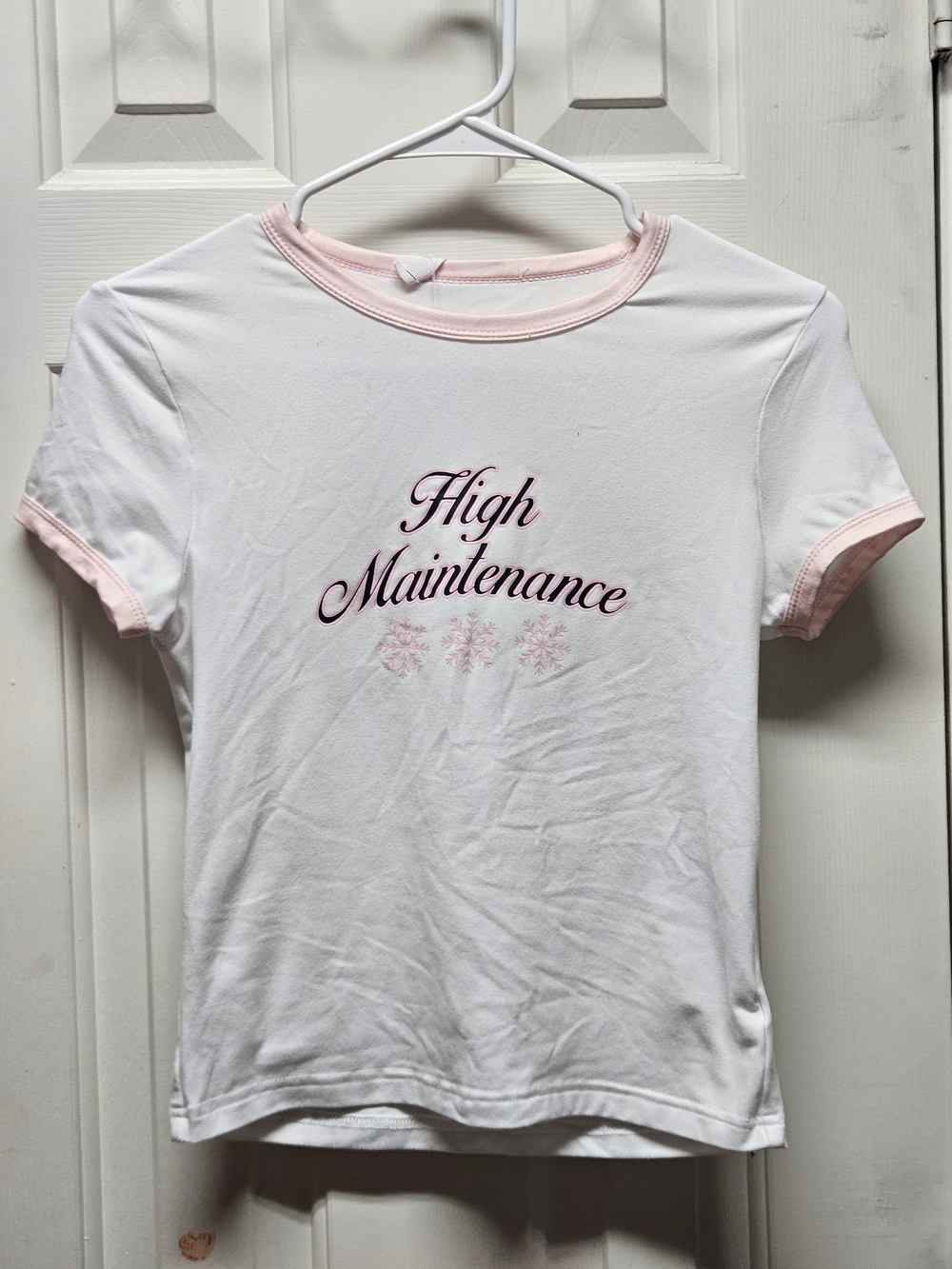 Blink “High Maintenance” Baby Tee – White & Pink | Size Medium | Y2K Aesthetic